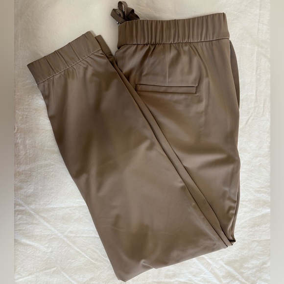 RW&Co Joggers - Picture 2 of 5